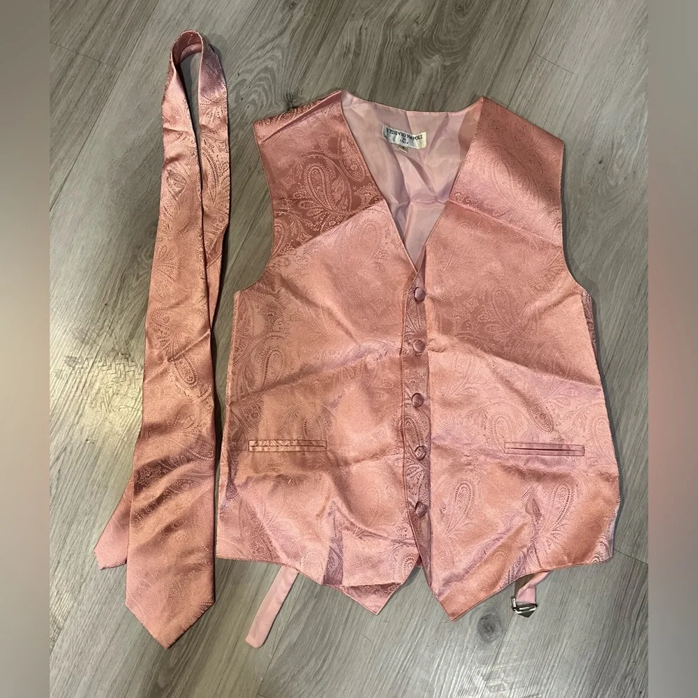 NWOT Vesuvio  Napoli‎ Pink Paisley Vest and Tie